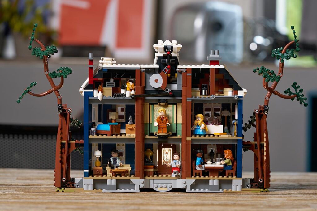 LEGO Icons Stranger Things: The Creel House (11370)
