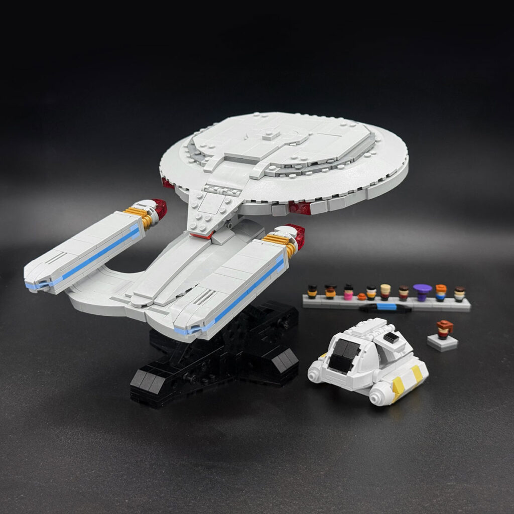 Midi Scale Star Trek: U.S.S. Enterprise NCC-1701-D with Shuttlepod GWP
