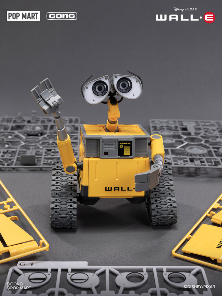 POPMART Gong Wall-E model kit with interchangeable eyes, accessories, and poseable tracks displayed assembled