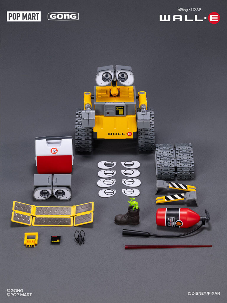 POPMART Gong Wall-E model kit with interchangeable eyes, accessories, and poseable tracks displayed assembled