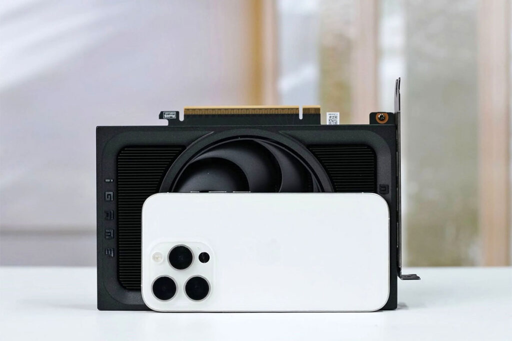 Colorful Technology iGame GeForce RTX 5070 Mini OC 12GB-V