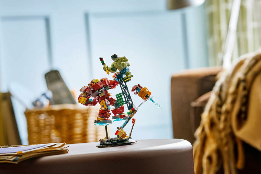 LEGO Marvel Epic Battles Hulkbuster vs. The Hulk 76343 diorama with articulated Hulkbuster mech and Hulk minifigure