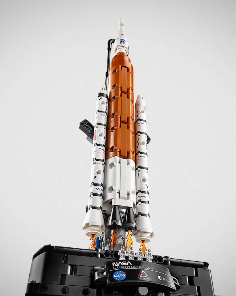 LEGO NASA Artemis Space Launch System Rocket (42221)