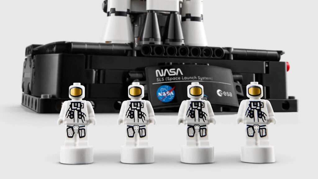 LEGO NASA Artemis Space Launch System Rocket (42221)