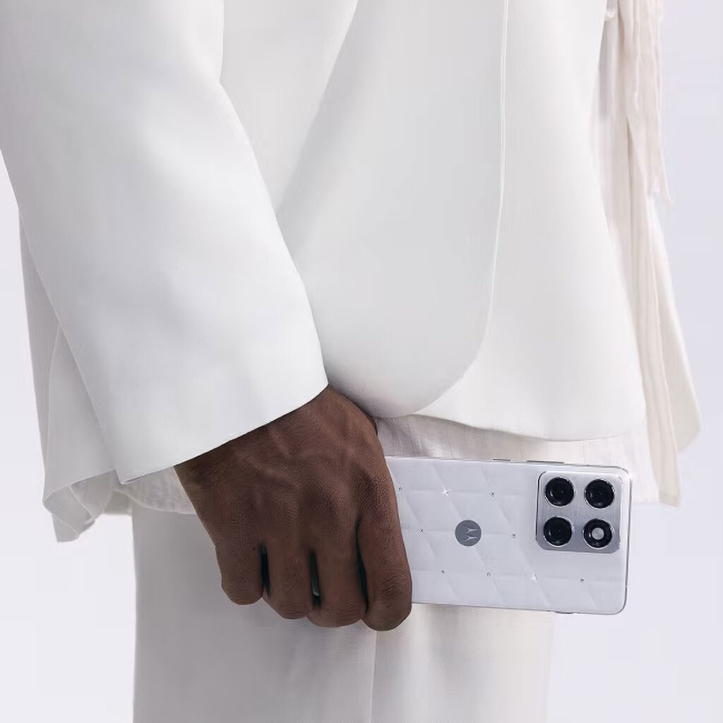 Motorola Edge 70 Cloud Dancer Swarovski Crystals