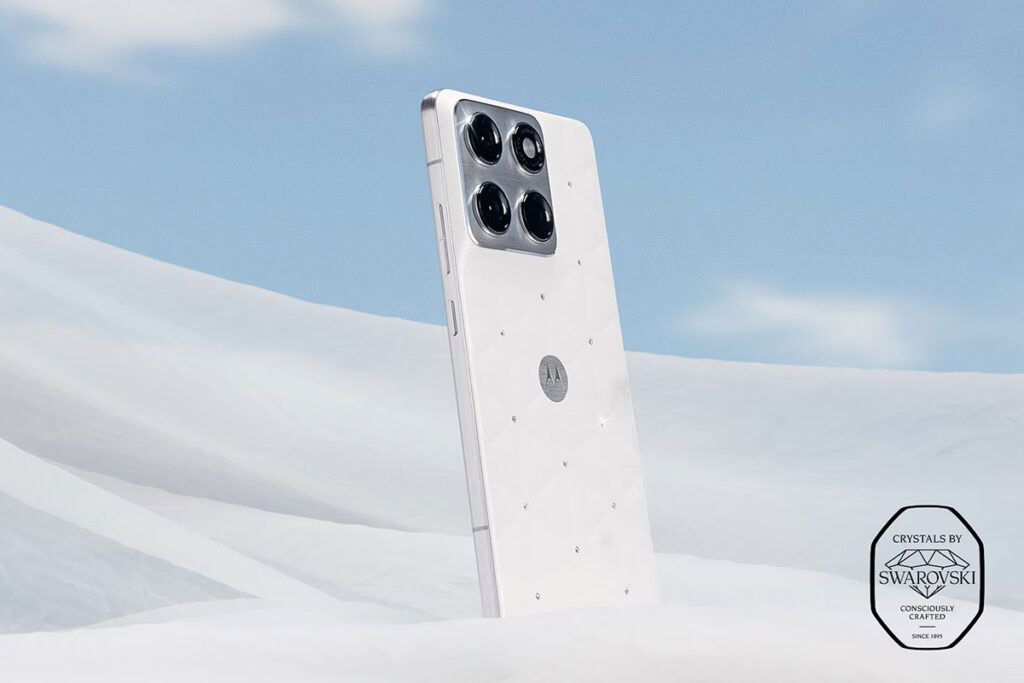Motorola Edge 70 Cloud Dancer Swarovski Crystals