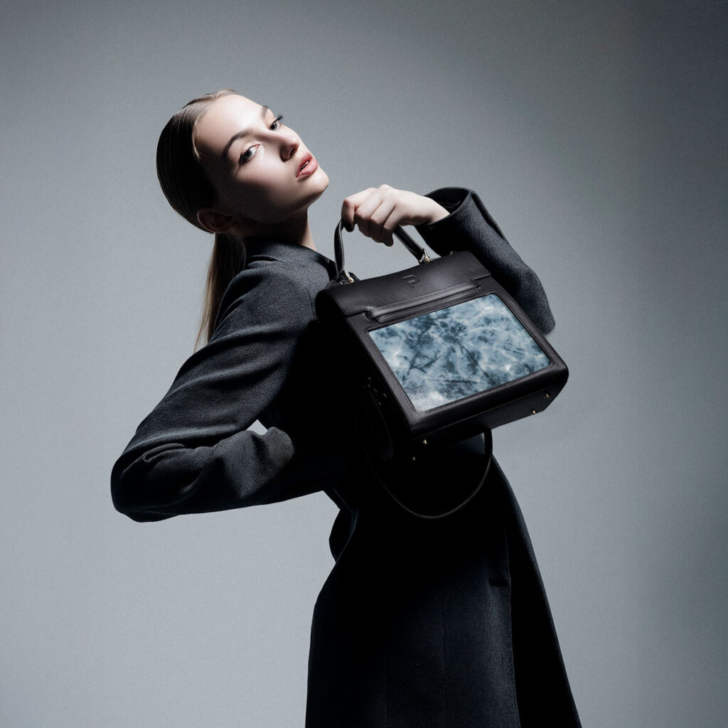 Peuty Infinity Bag with OLED Screen