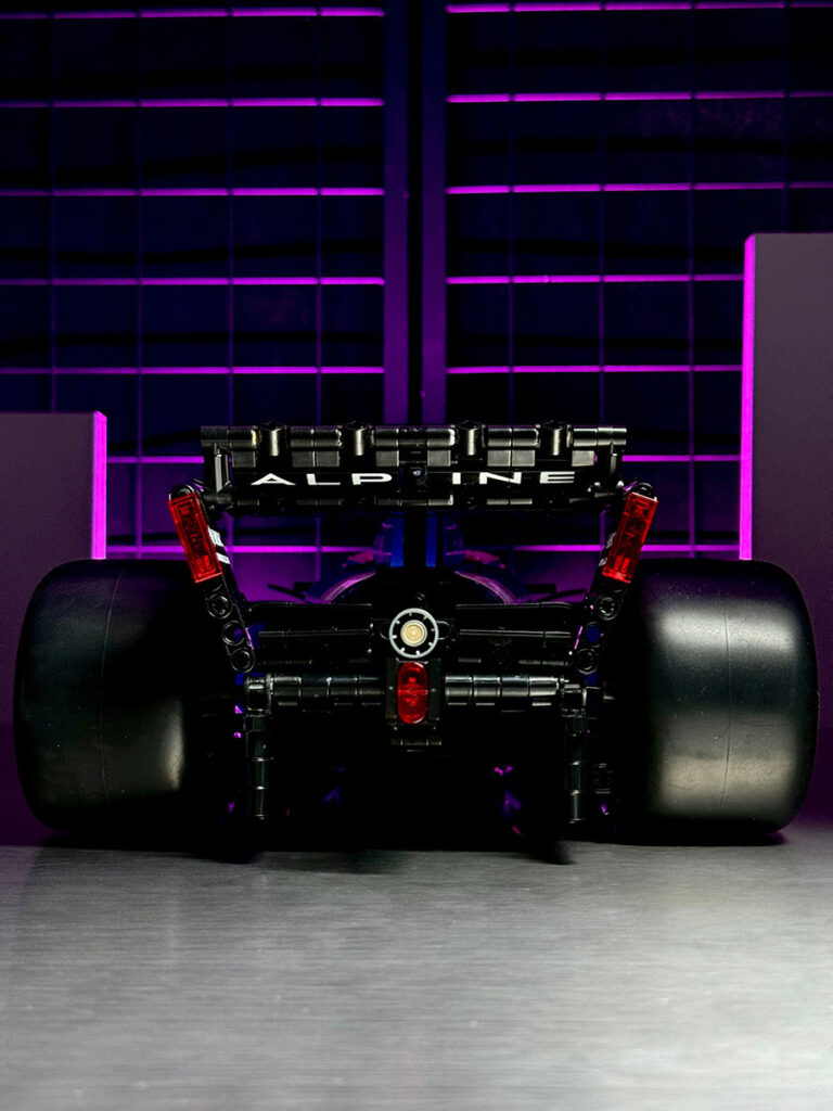 CaDA 1:8 Alpine A525 Formula 1 Race Car Building Set