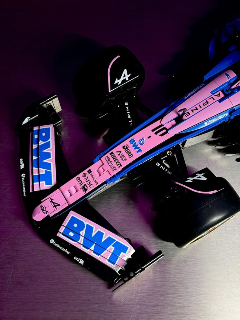 CaDA 1:8 Alpine A525 Formula 1 Race Car Building Set