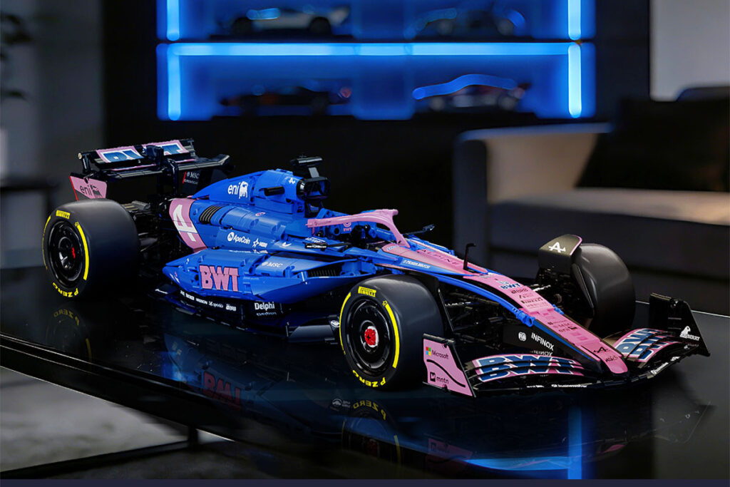 CaDA 1:8 Alpine A525 Formula 1 Race Car Building Set