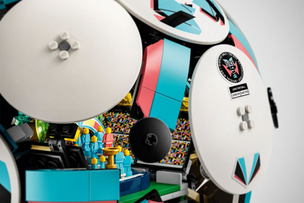 LEGO Editions Soccer Ball (43019) Building Set