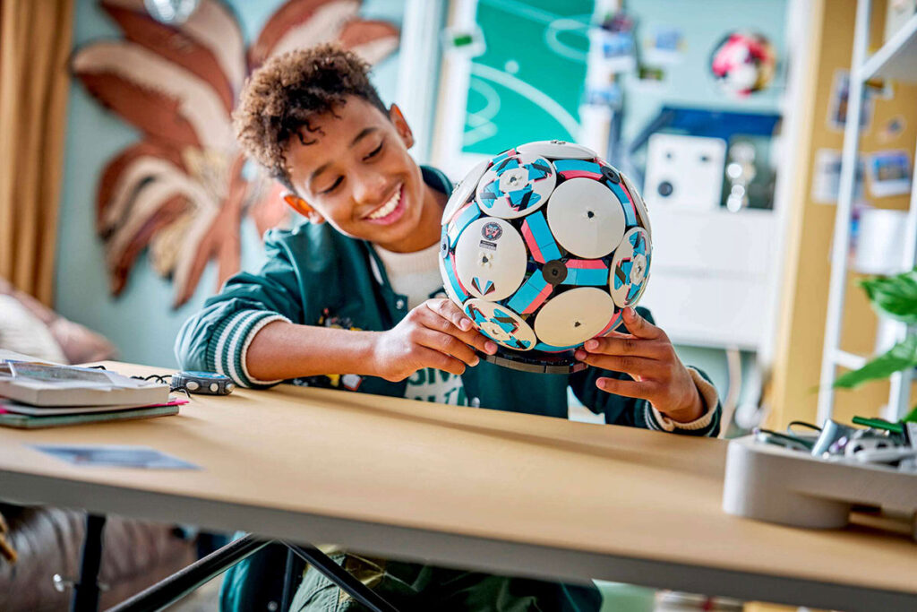 LEGO Editions Soccer Ball (43019) Building Set