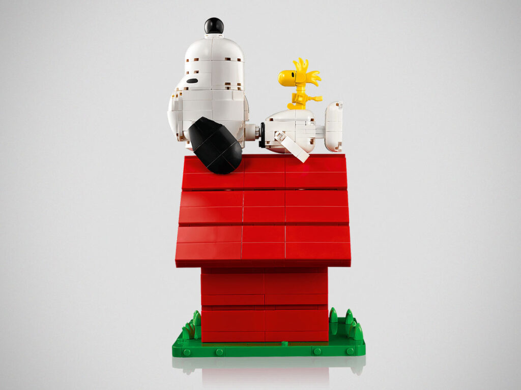 LEGO Ideas Peanuts Snoopy’s Doghouse 21368