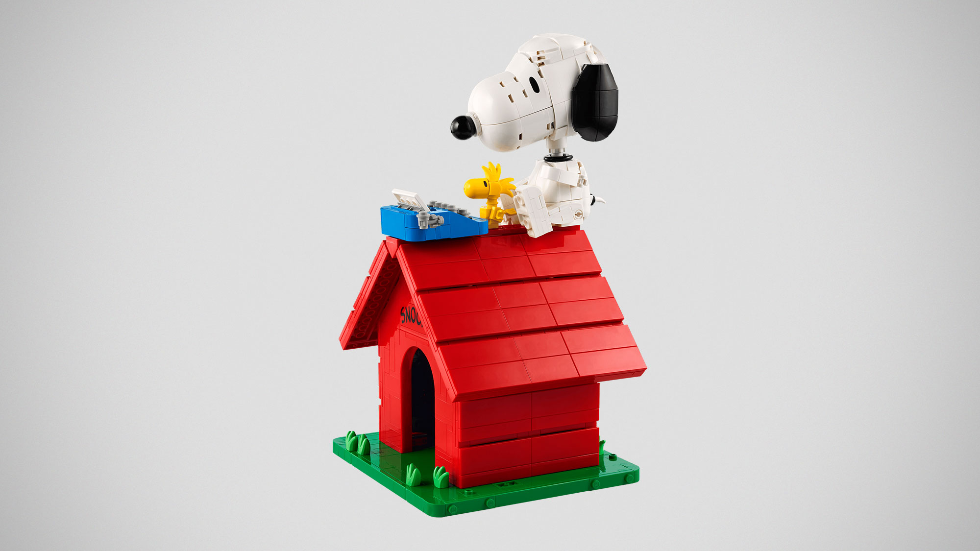 LEGO Ideas Peanuts Snoopy’s Doghouse 21368