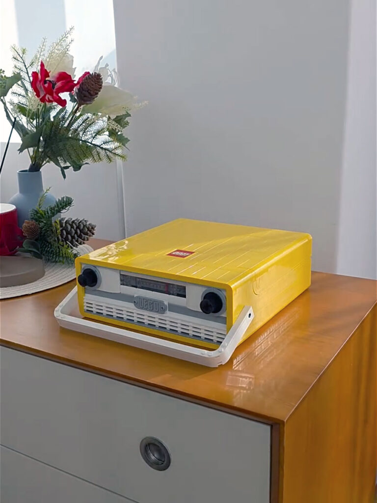 LEGO MOC Digital Turntable/Wireless Charging Dock