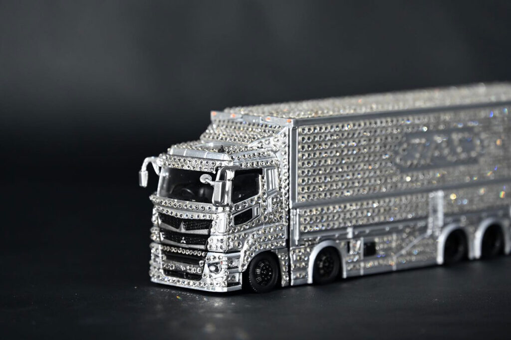 GCD DAD 1/64 Mitsubishi Fuso transporter model covered with Swarovski crystals limited edition die-cast truck