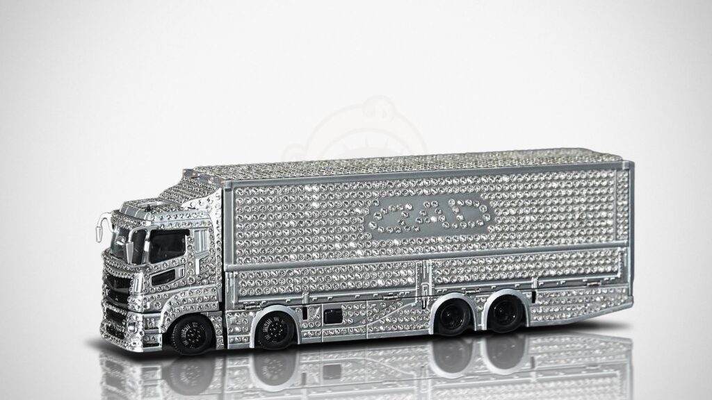 GCD DAD 1/64 Mitsubishi Fuso transporter model covered with Swarovski crystals limited edition die-cast truck