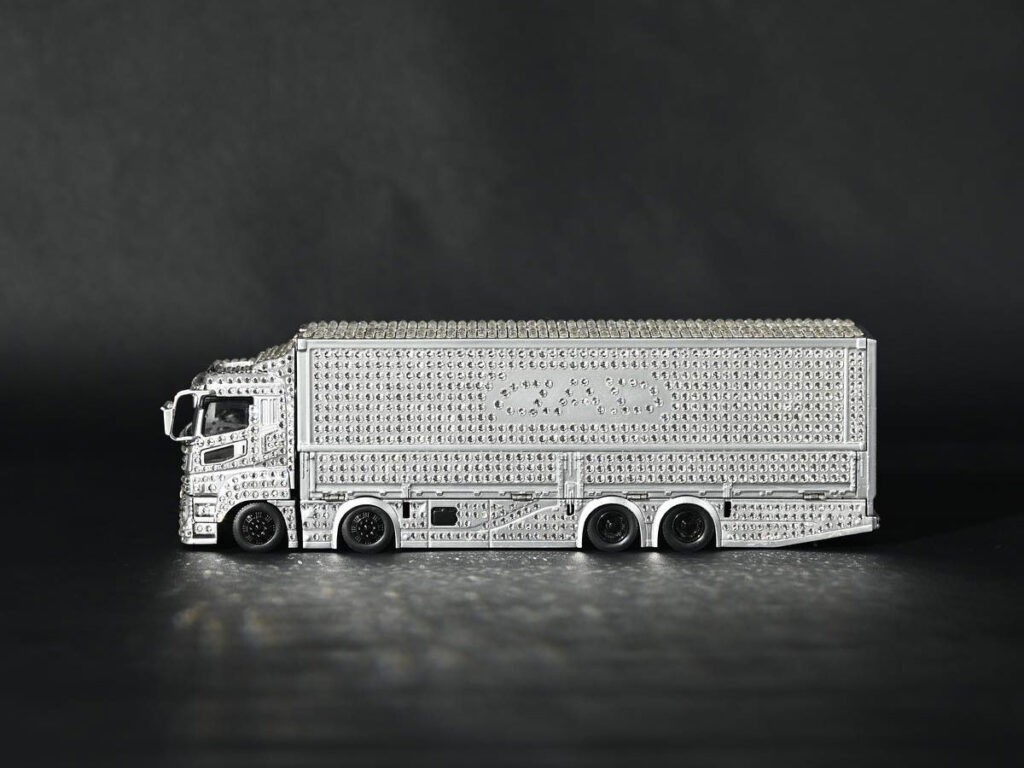 GCD DAD 1/64 Mitsubishi Fuso transporter model covered with Swarovski crystals limited edition die-cast truck