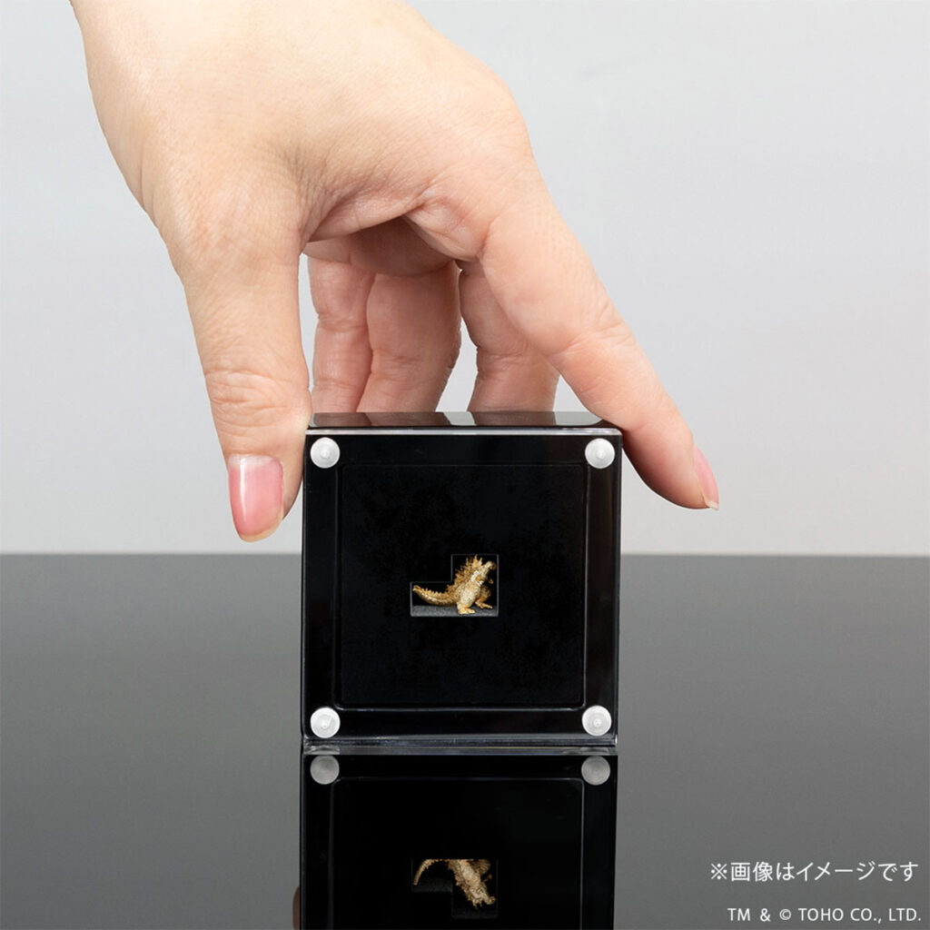 U-Treasure Godzilla-1.0 Mini Figure Ver.2 K18 yellow gold collectible limited edition miniature statue