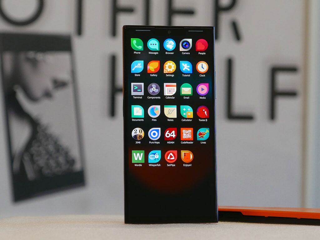Jolla Phone 2026 running Sailfish OS 5.0 with privacy switch and Nordic color options