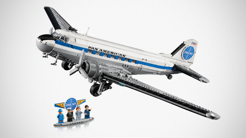 LEGO Icons Douglas DC-3 Pan Am Airliner 11378 model aircraft in Pan Am livery