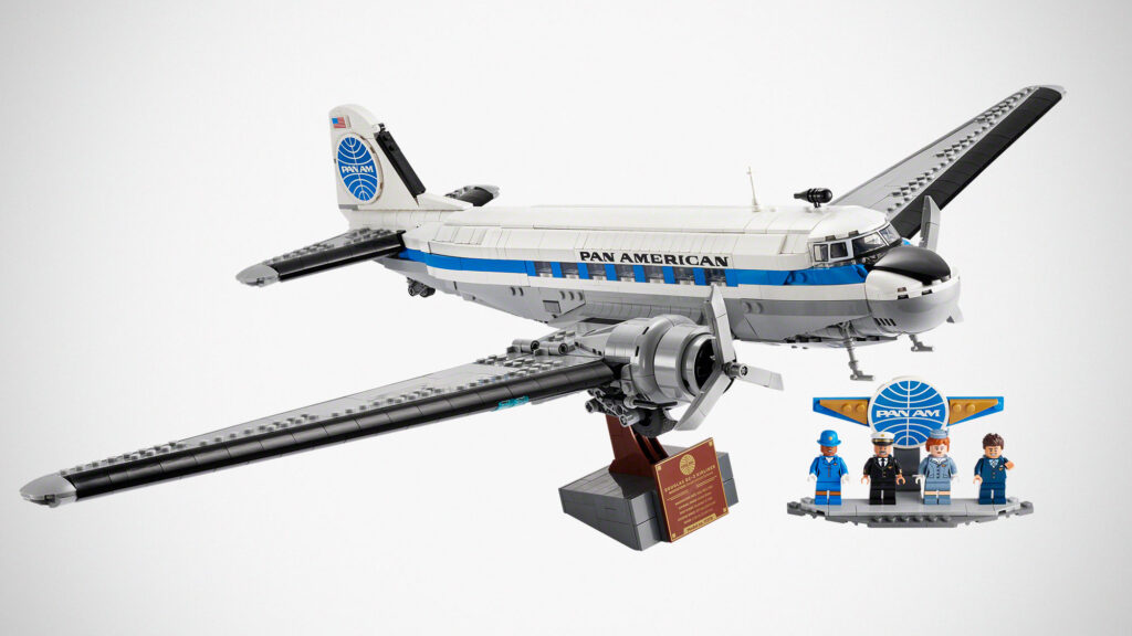 LEGO Icons Douglas DC-3 Pan Am Airliner 11378 model aircraft in Pan Am livery