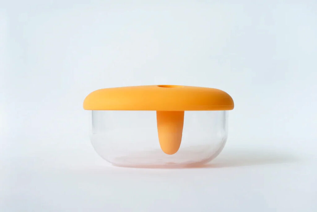 Monchi snack box with silicone finger gloves lid designed for contactless mess-free snacking