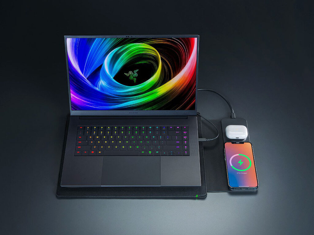 Razer Laptop Sleeve with Wireless Charging