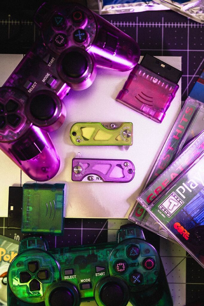 WESN Retro Collection Allman and Microblade knives with translucent Arcadite handles and WESNBoy keychain console