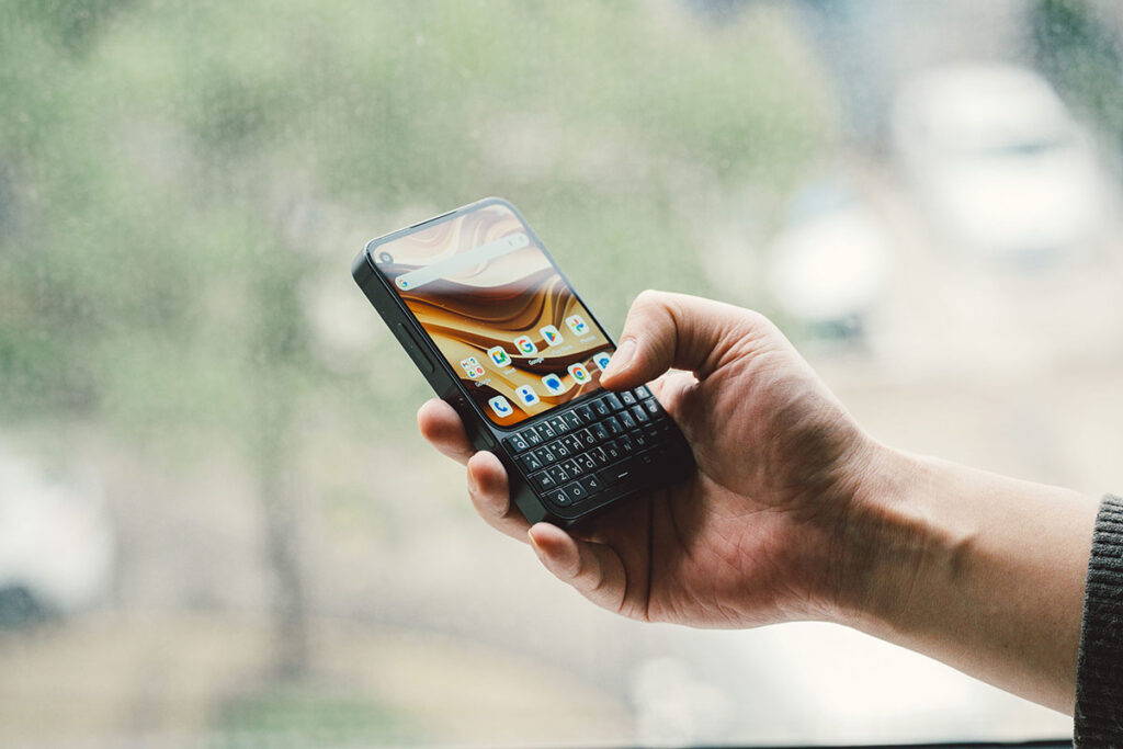 Unihertz Titan 2 Elite QWERTY keyboard smartphone with AMOLED display and physical keyboard