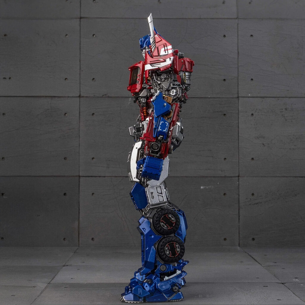 Yolopark AMK Pro Bumblebee movie Optimus Prime 20 cm model kit with Ion Blaster and Energon Axe