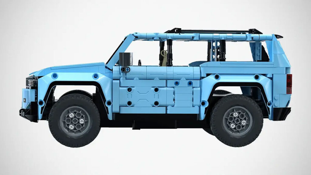 CaDA 1:14 Toyota PRADO C51209W