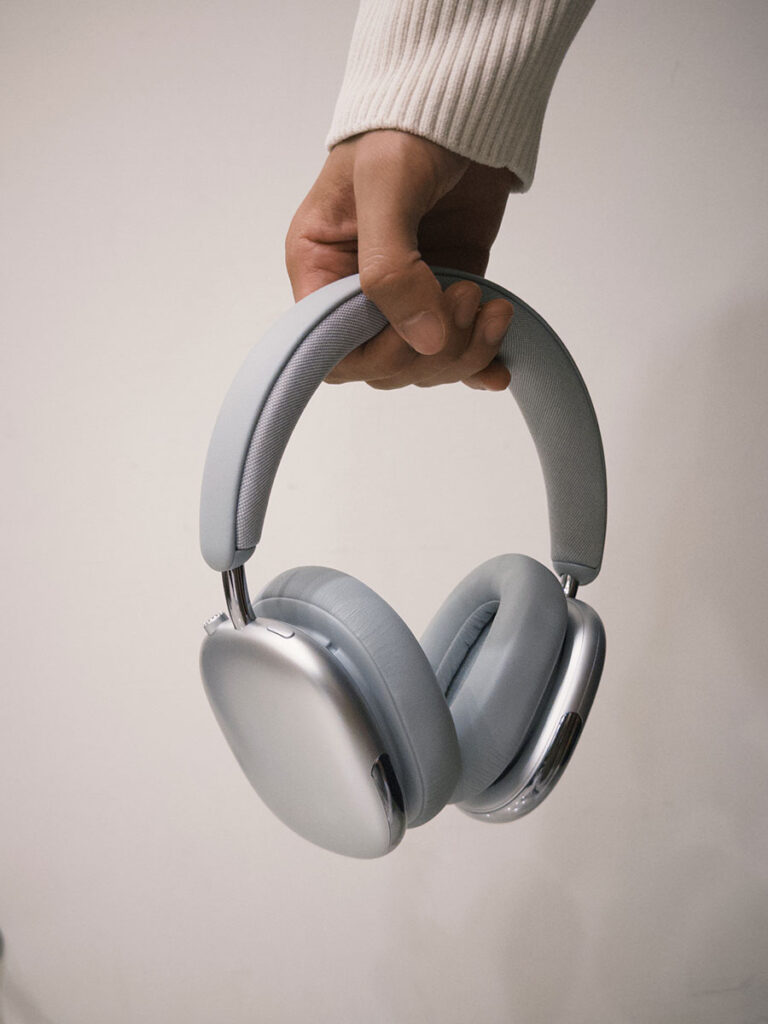 SS69 Ultra home theater headphones with spatial audio head tracking and lightweight over-ear design