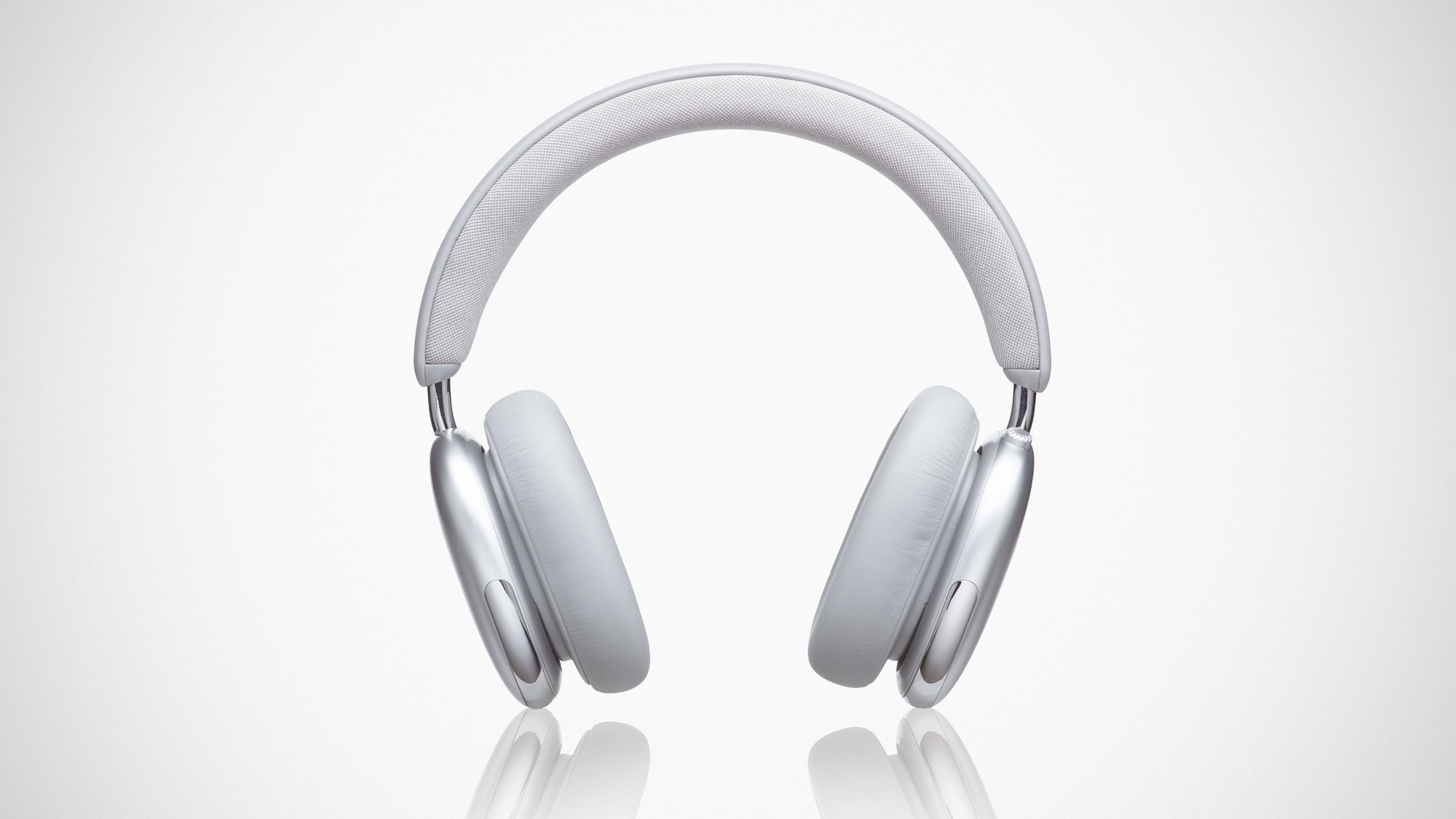SS69 Ultra home theater headphones with spatial audio head tracking and lightweight over-ear design