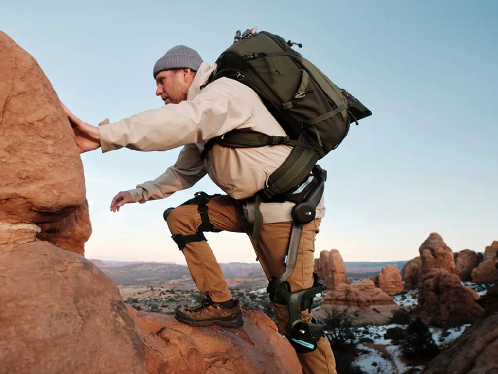 Vastnaut One AI-powered 4×4 lower-limb exoskeleton for hiking load reduction
