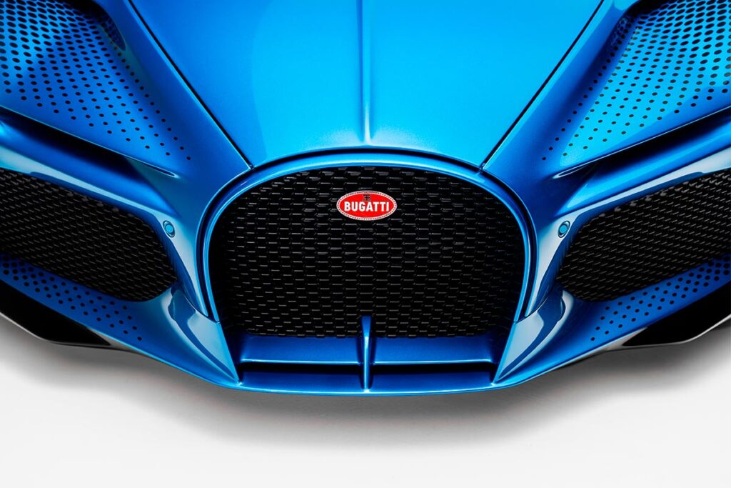 Bugatti W16 Mistral Fly Bug one-off hypercar with dragonfly-inspired blue finish and Sur Mesure detailing