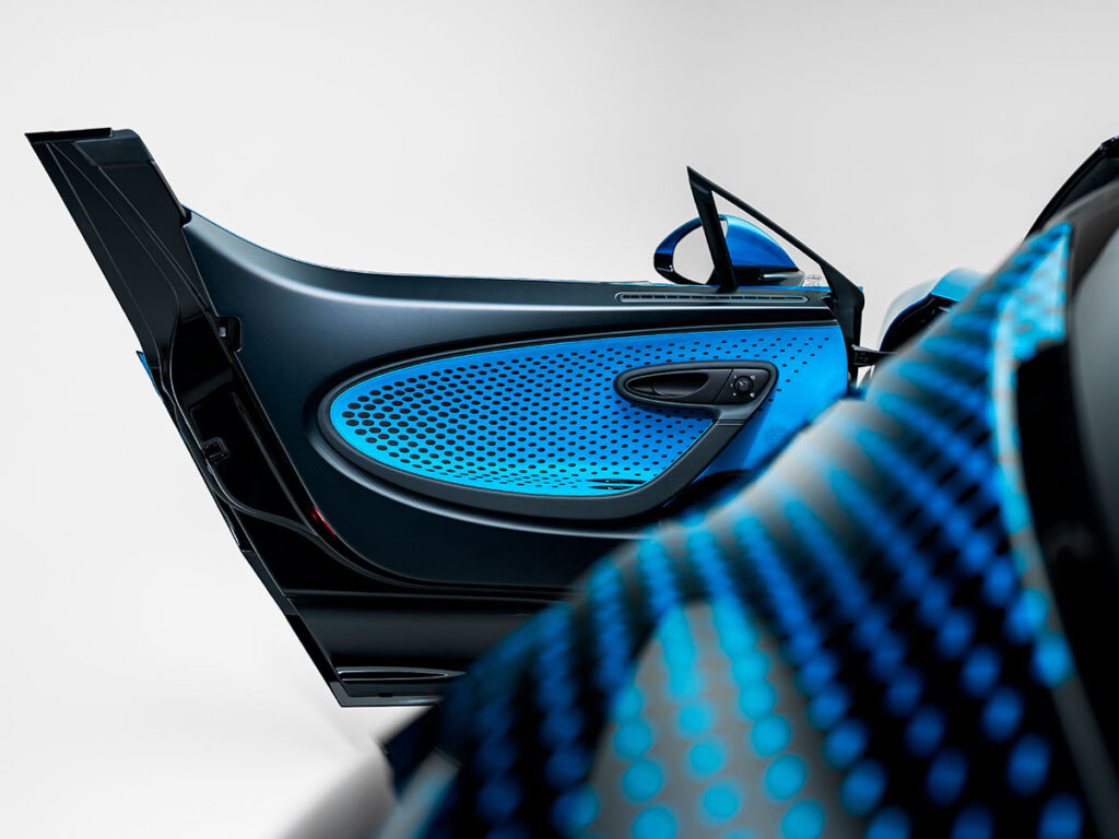 Bugatti W16 Mistral Fly Bug one-off hypercar with dragonfly-inspired blue finish and Sur Mesure detailing