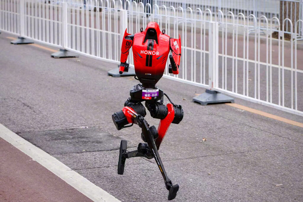 Honor Self-developed Robot “Lightning”