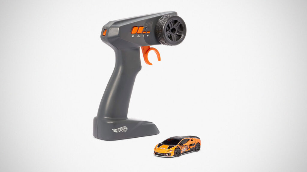 Hot Wheels RC 1:64 Lamborghini Temerario Alleggerita die-cast remote-control car with working lights
