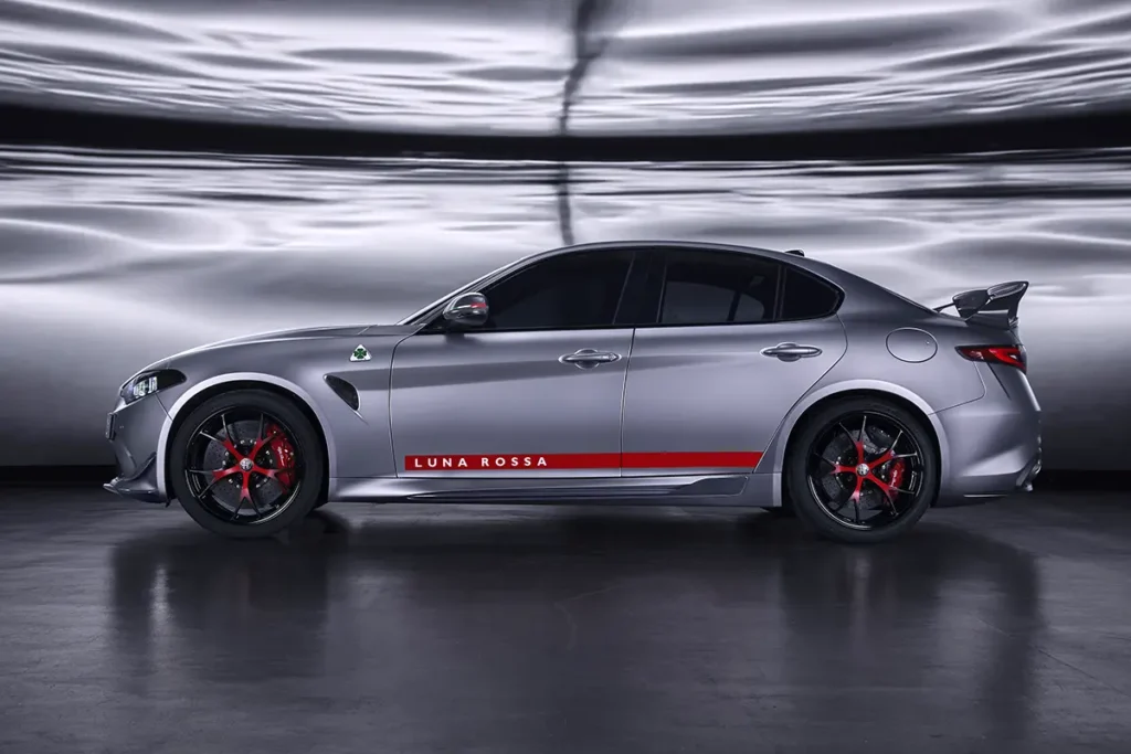 Alfa Romeo Giulia Quadrifoglio Luna Rossa