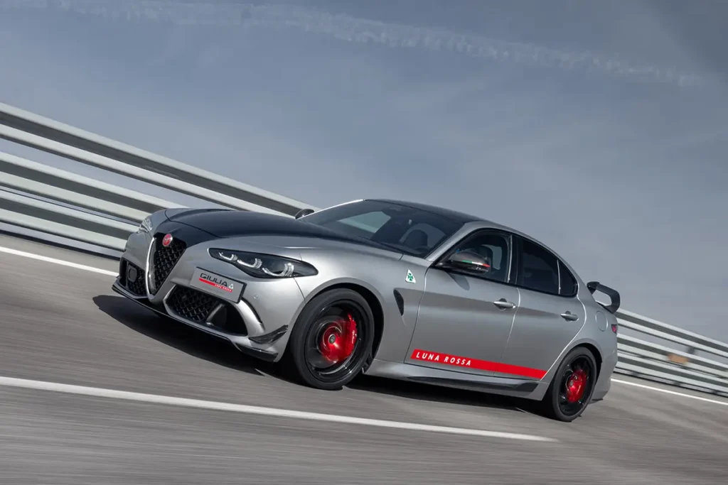 Alfa Romeo Giulia Quadrifoglio Luna Rossa