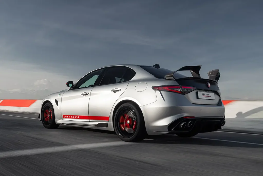 Alfa Romeo Giulia Quadrifoglio Luna Rossa