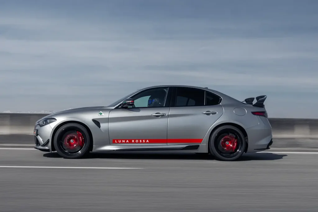 Alfa Romeo Giulia Quadrifoglio Luna Rossa