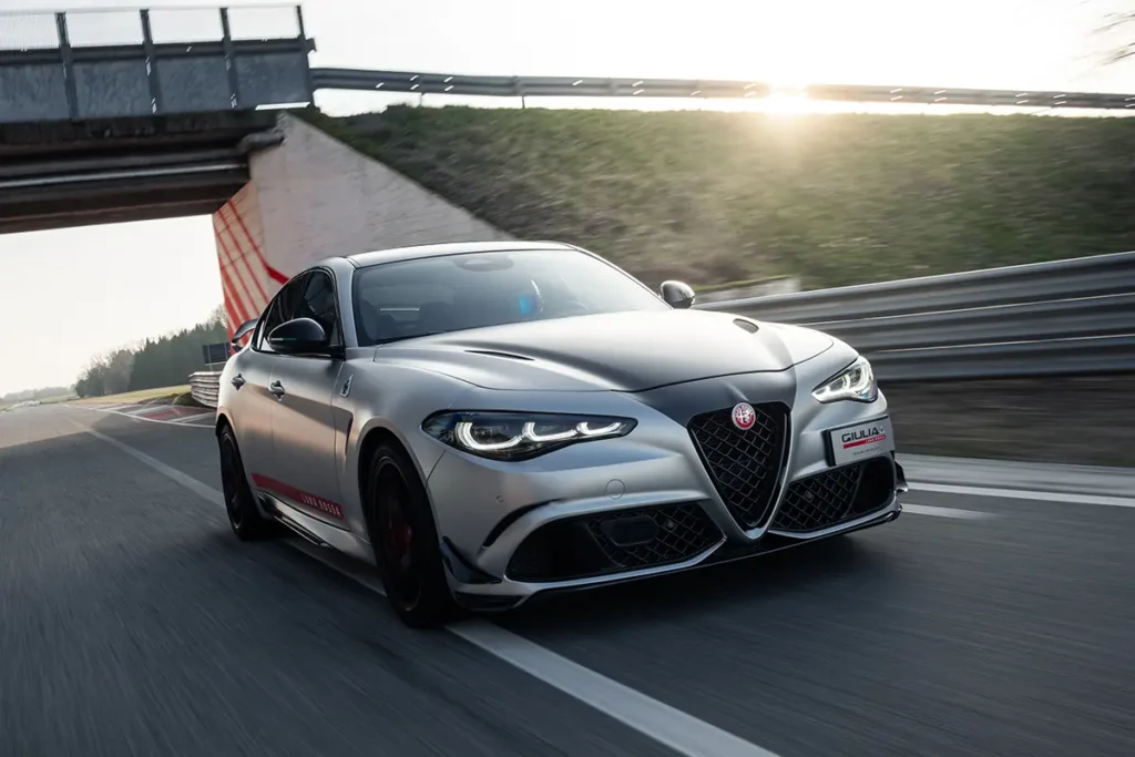 Alfa Romeo Giulia Quadrifoglio Luna Rossa