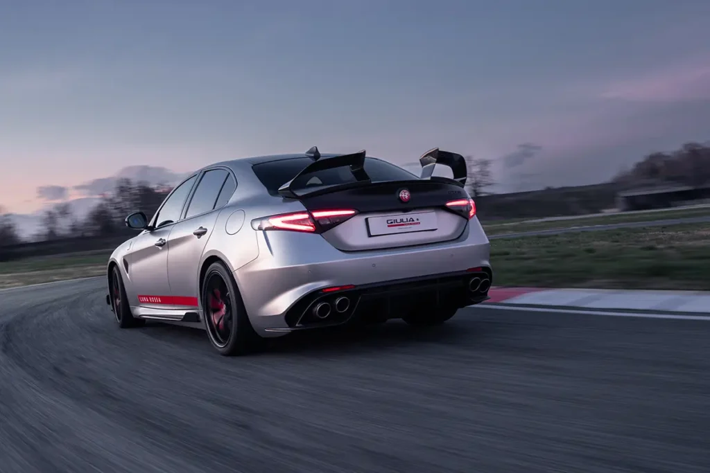 Alfa Romeo Giulia Quadrifoglio Luna Rossa