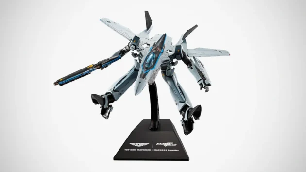 Bandai Somehow Turned a VF-25 Valkyrie Into a Top Gun: Maverick