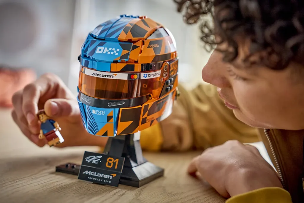 LEGO Editions Oscar Piastri Helmet Set (43017)