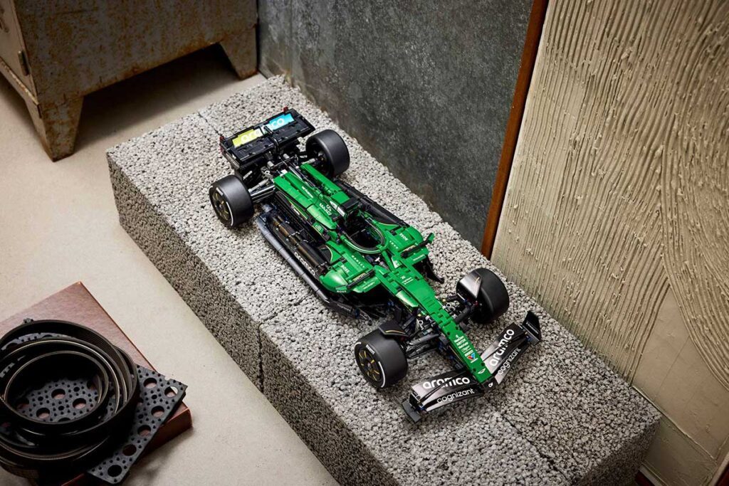 LEGO Technic Aston Martin Aramco AMR25 F1 Car (42240)