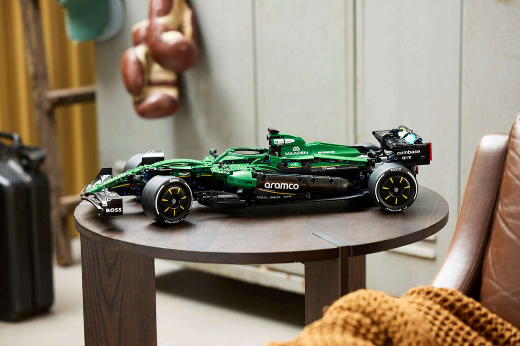LEGO Technic Aston Martin Aramco AMR25 F1 Car (42240)