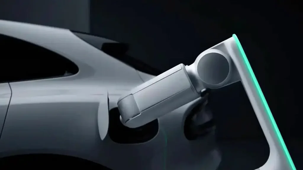 Xiaomi EV Home Charging Robotic Arm